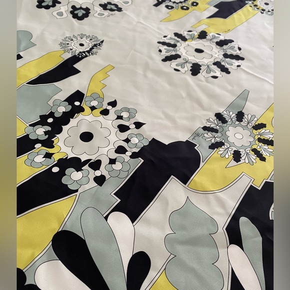 Emilio Pucci Art Deco Square Silk Scarf - Picture 4 of 5